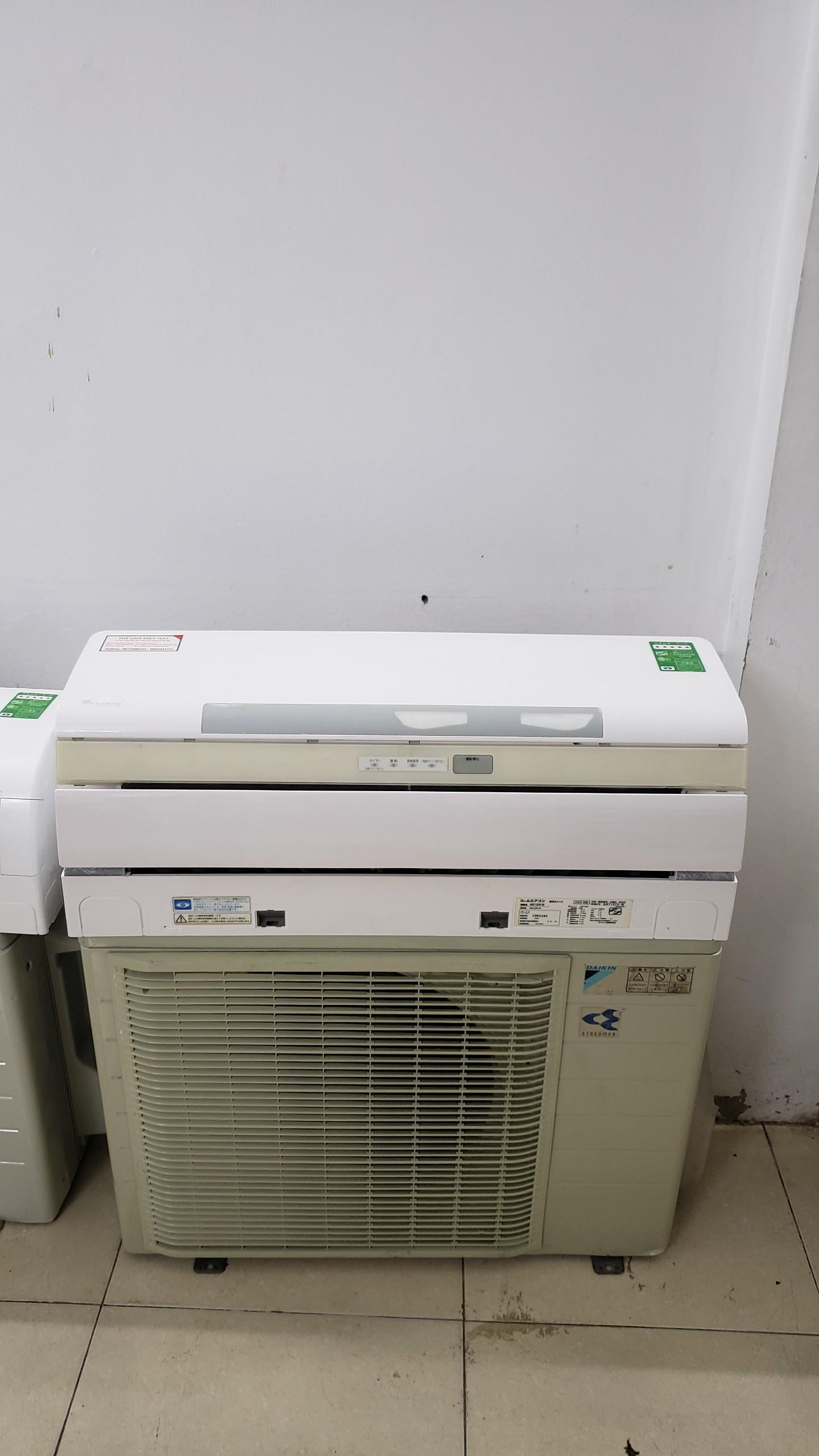 Tủ lạnh Hitachi R-WX74J 735L